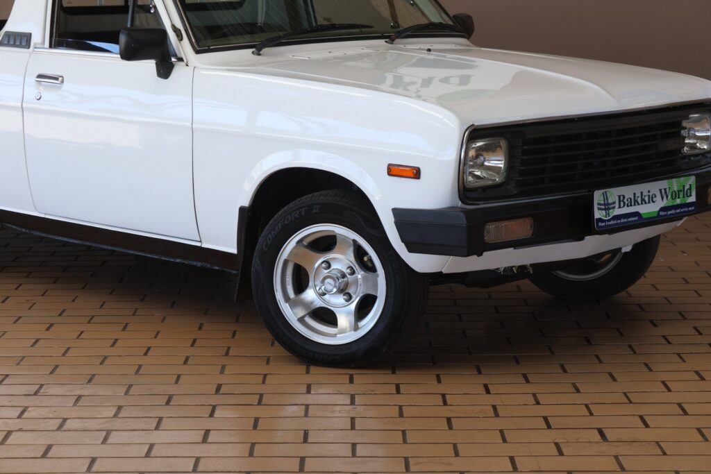 1987 NISSAN 1400